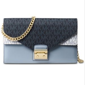 Michael Kors Medium Signature Envelope WOC
